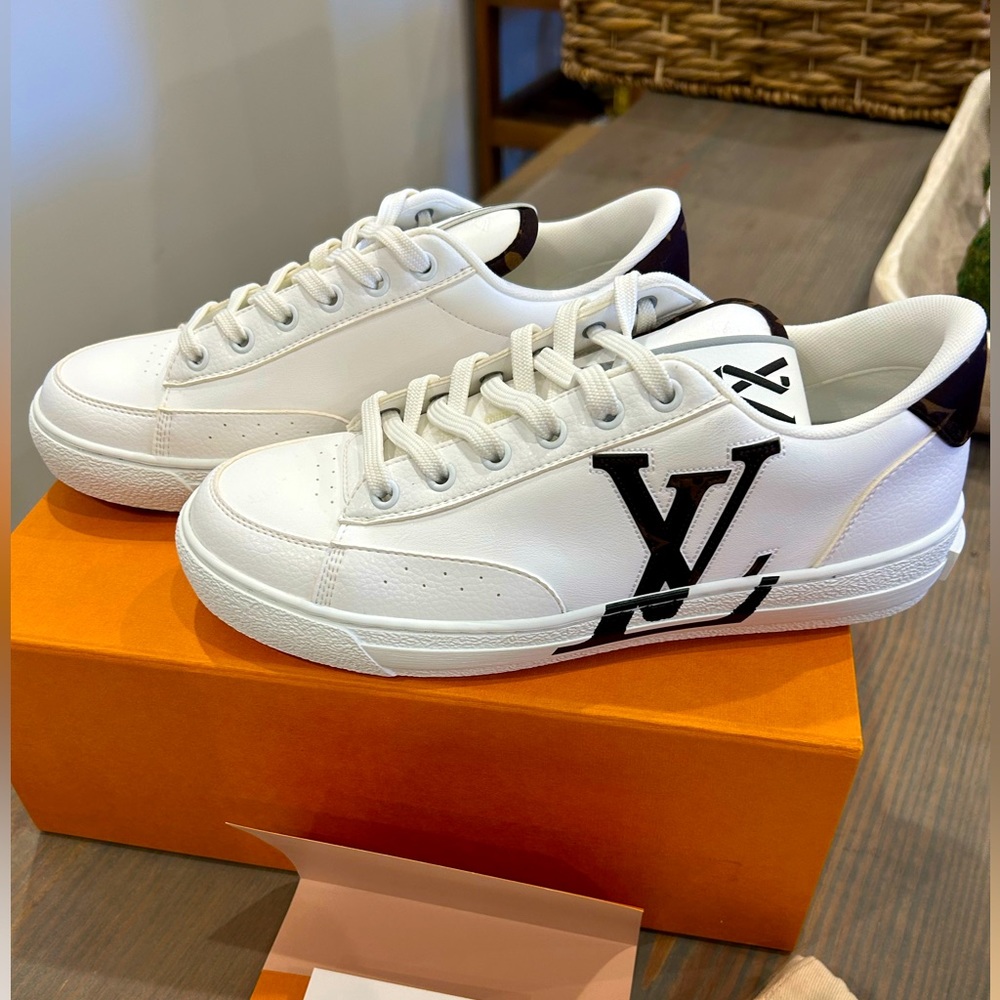 Brand new! Louis Vuitton Charlie Sneakers - 37.5